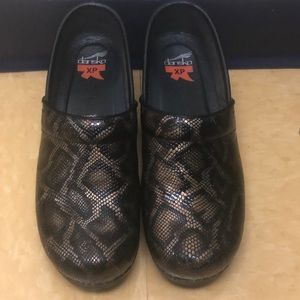 Dansko XP clogs